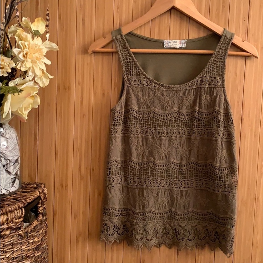 Women’s shirt